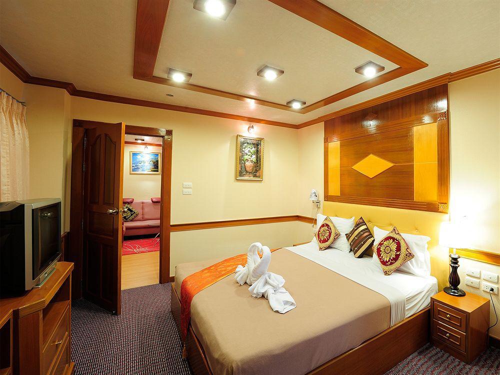 Oyo 796 Paradise Sukhumvit Hotel 방콕 외부 사진