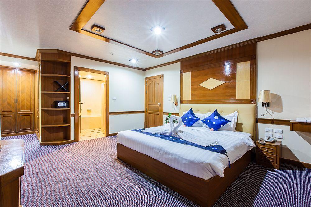 Oyo 796 Paradise Sukhumvit Hotel 방콕 외부 사진