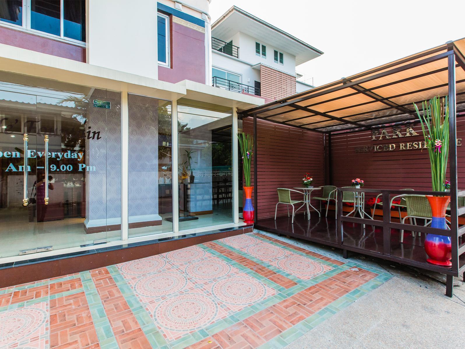 Oyo 796 Paradise Sukhumvit Hotel 방콕 외부 사진