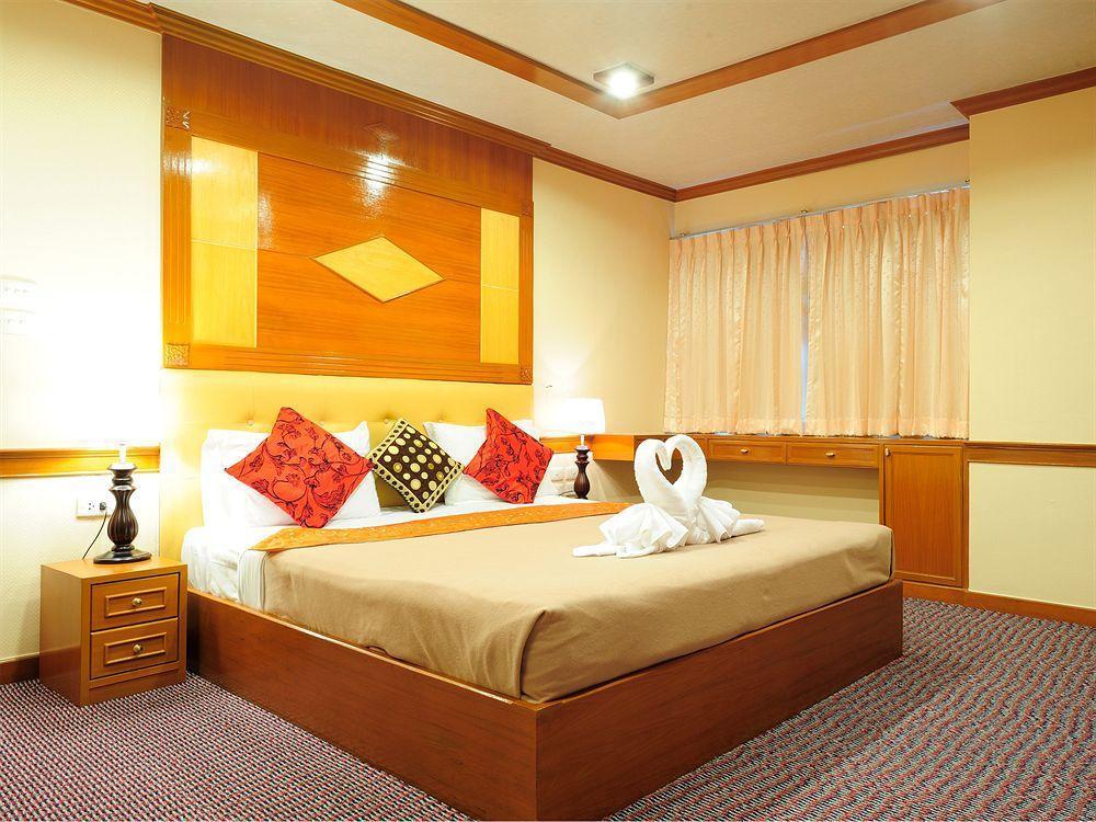 Oyo 796 Paradise Sukhumvit Hotel 방콕 외부 사진