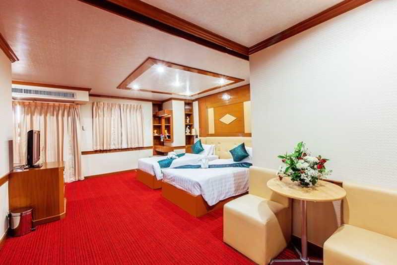 Oyo 796 Paradise Sukhumvit Hotel 방콕 외부 사진