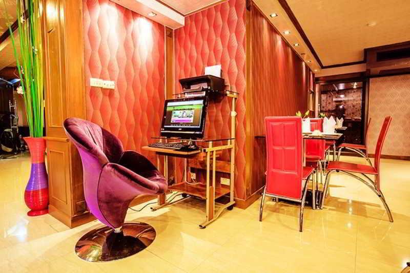 Oyo 796 Paradise Sukhumvit Hotel 방콕 외부 사진