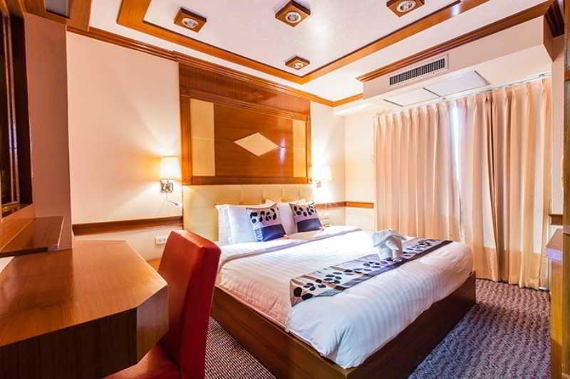 Oyo 796 Paradise Sukhumvit Hotel 방콕 외부 사진