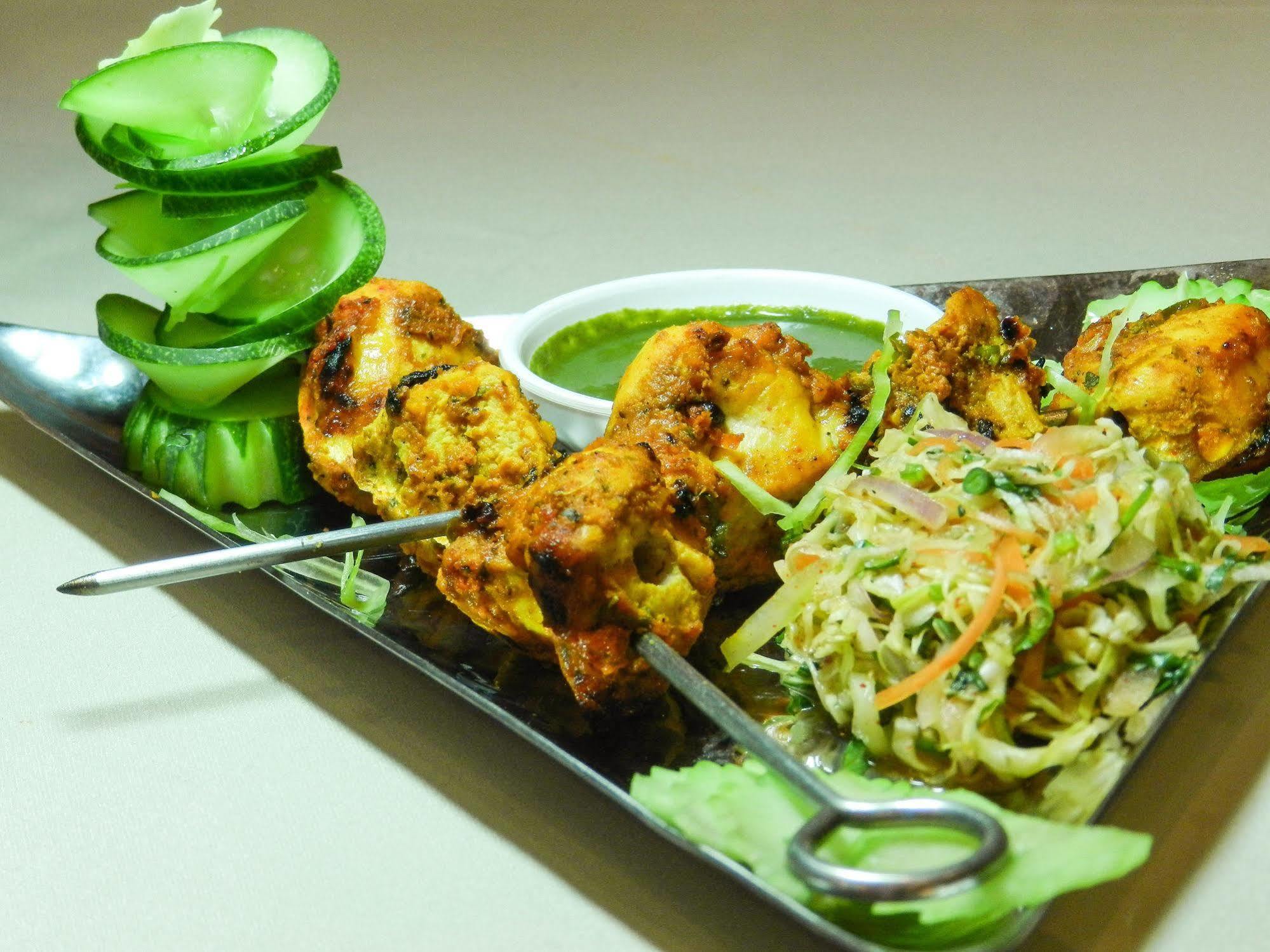 Oyo 796 Paradise Sukhumvit Hotel 방콕 외부 사진