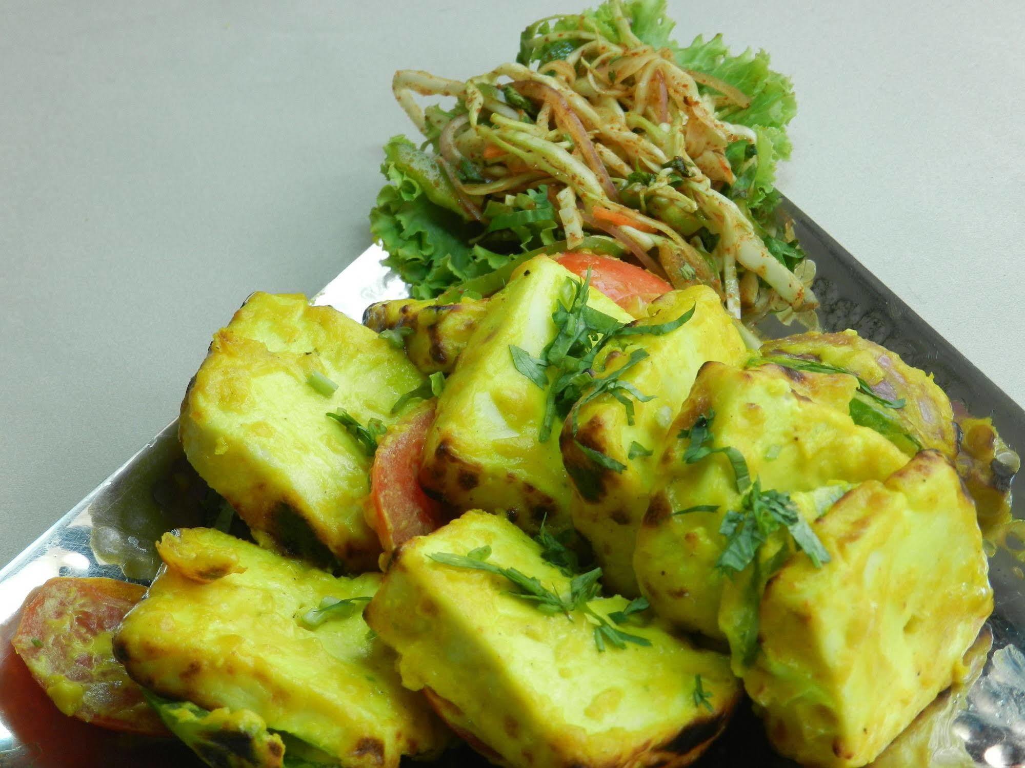 Oyo 796 Paradise Sukhumvit Hotel 방콕 외부 사진