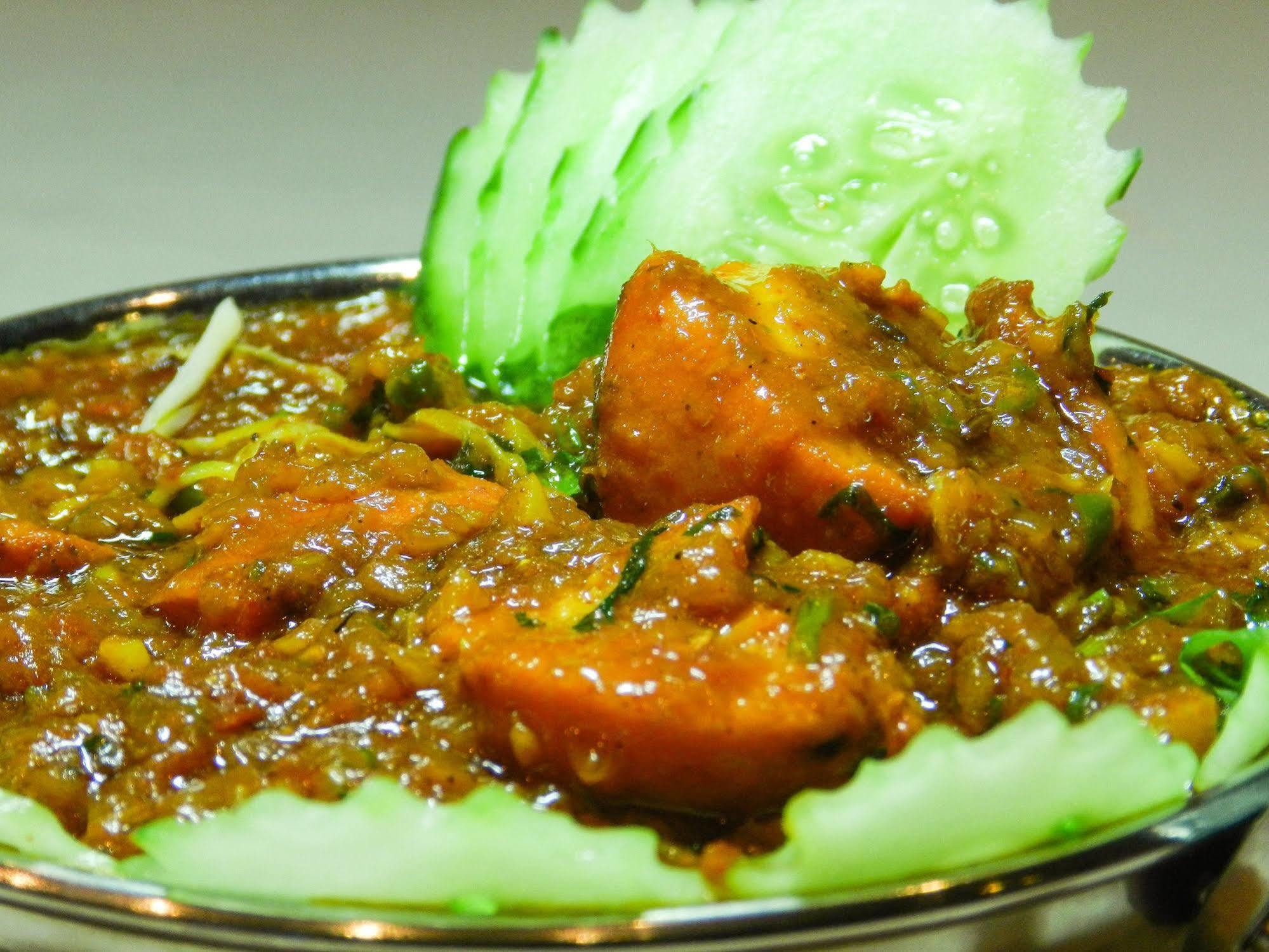 Oyo 796 Paradise Sukhumvit Hotel 방콕 외부 사진