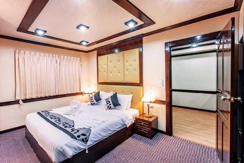 Oyo 796 Paradise Sukhumvit Hotel 방콕 외부 사진