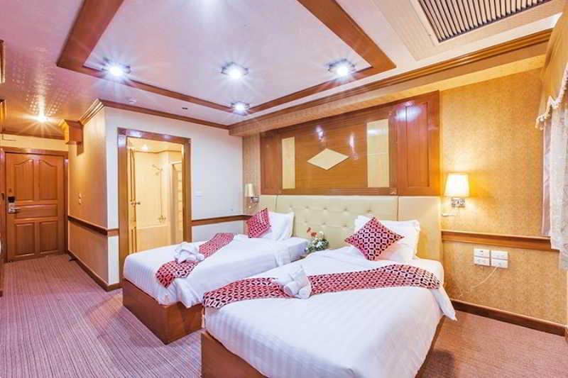 Oyo 796 Paradise Sukhumvit Hotel 방콕 외부 사진