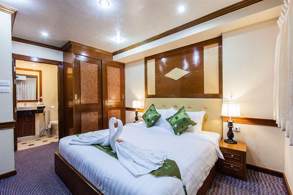 Oyo 796 Paradise Sukhumvit Hotel 방콕 외부 사진