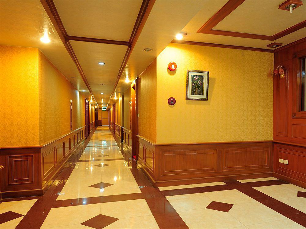 Oyo 796 Paradise Sukhumvit Hotel 방콕 외부 사진