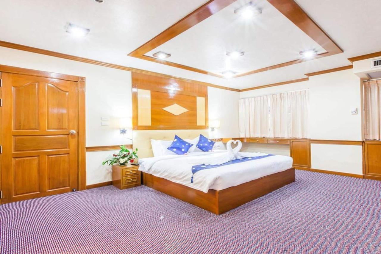 Oyo 796 Paradise Sukhumvit Hotel 방콕 외부 사진
