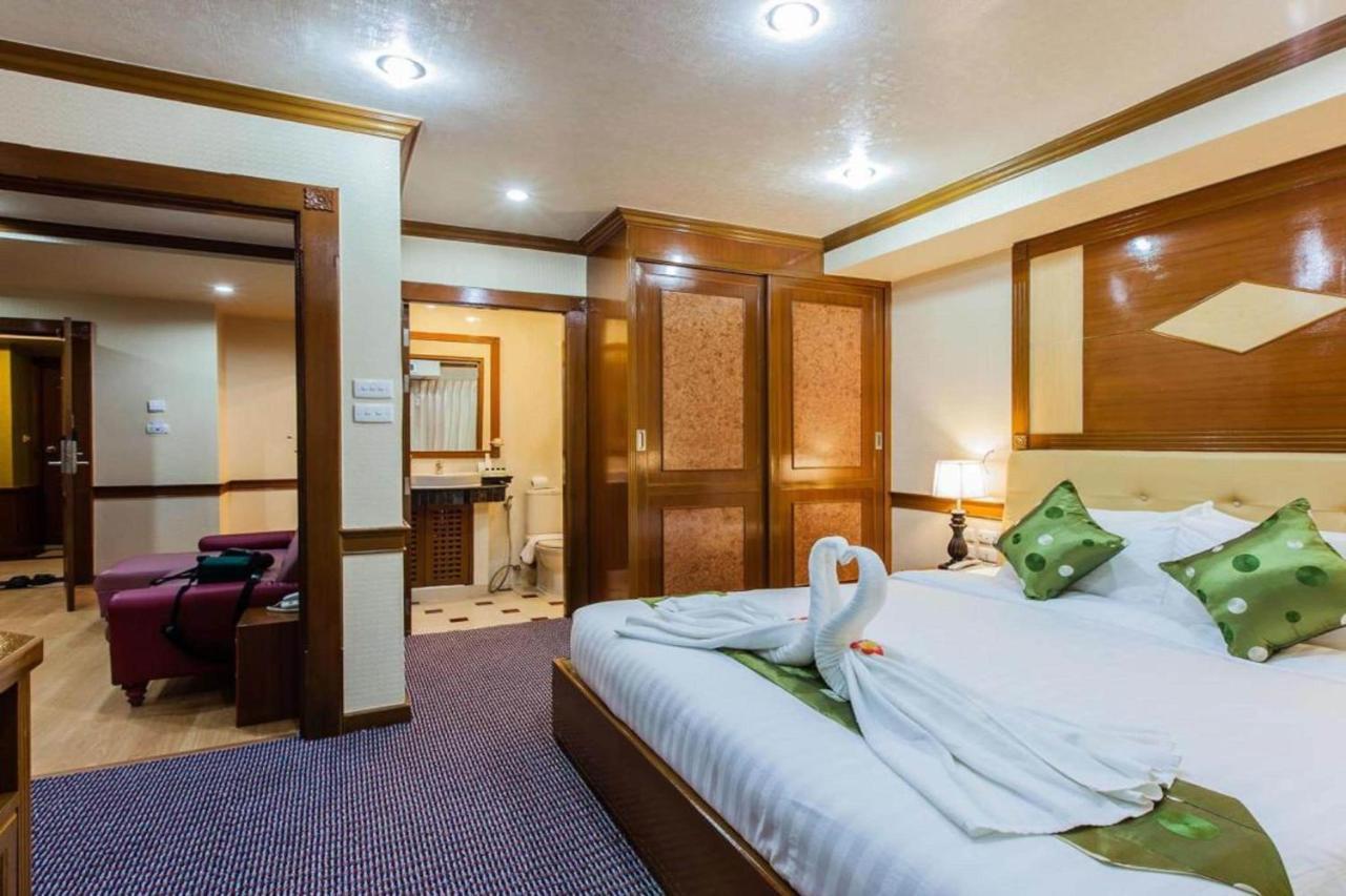 Oyo 796 Paradise Sukhumvit Hotel 방콕 외부 사진