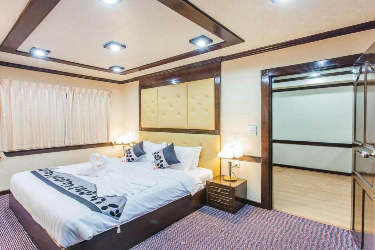 Oyo 796 Paradise Sukhumvit Hotel 방콕 외부 사진