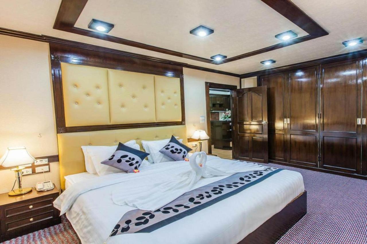 Oyo 796 Paradise Sukhumvit Hotel 방콕 외부 사진