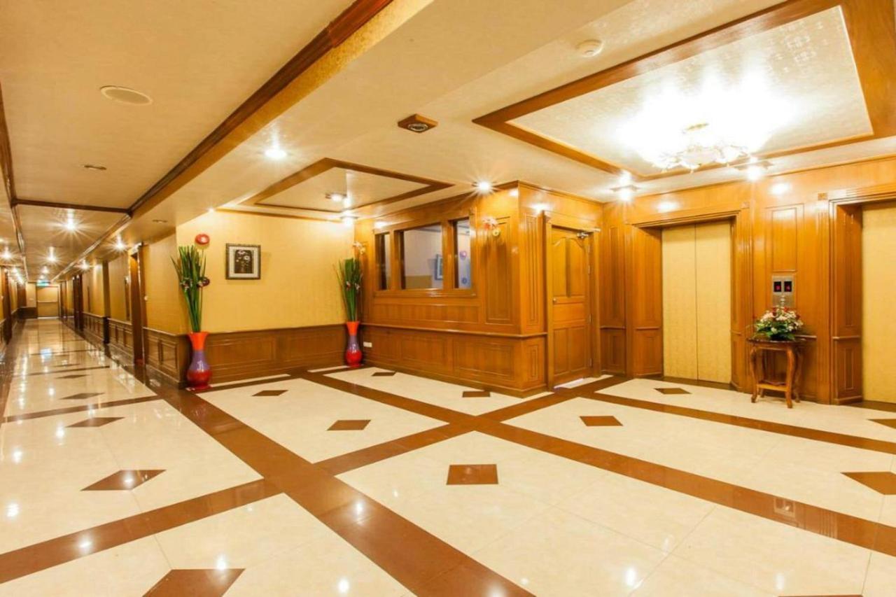 Oyo 796 Paradise Sukhumvit Hotel 방콕 외부 사진